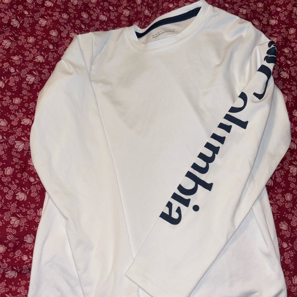 Columbia boys size small 8 long sleeve white Omni wick advanced evaporate